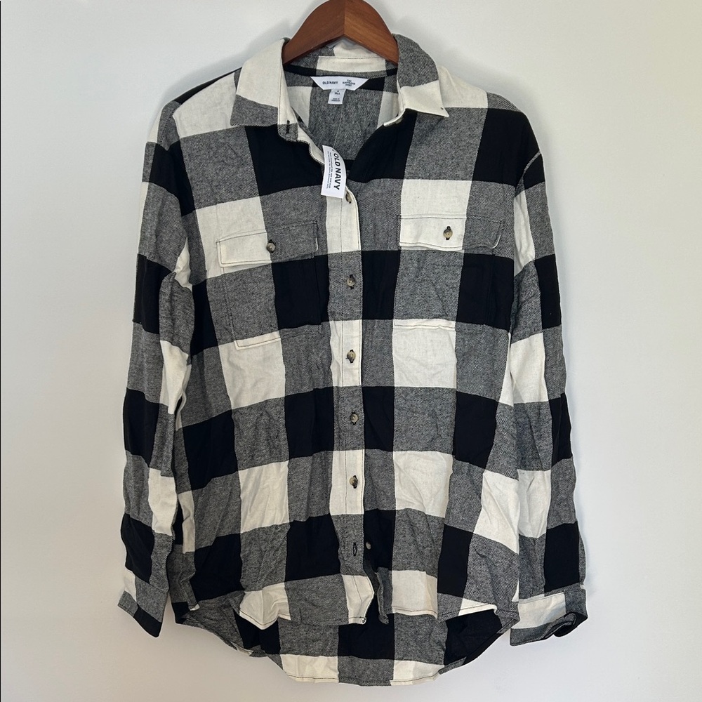 Old Navy The Boyfriend Shirt Black and White/Cream Plaid Medium Tall